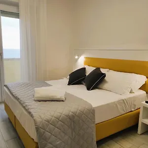 *** Hotel Gran San Bernardo - - Fronte Mare Con Cucina Italie
